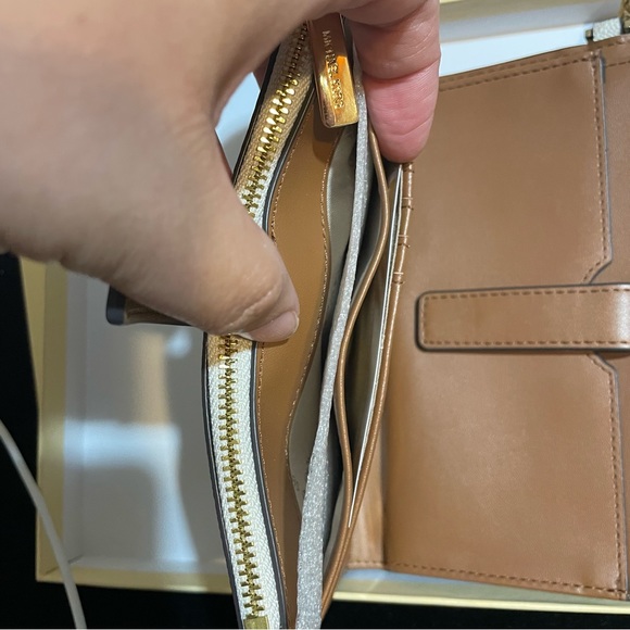 🩷Michael Kors wallet/wristlet🩷 - Picture 8 of 12